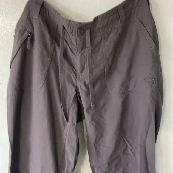 The north face nylon roll up hiking pants - Picture 3 of 11